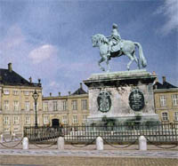 Новая королевская площадь, которую Андерсен часто описывал в своих сказках