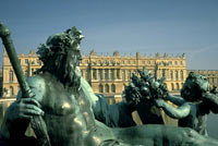 Версаль. Дворец. Деталь фонтана главной аллеи с бассейнами Латоны и Аполлона